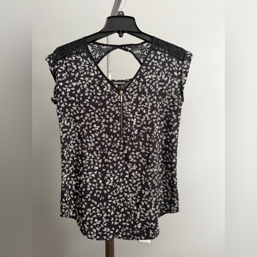 Express Monochrome Floral Blouse